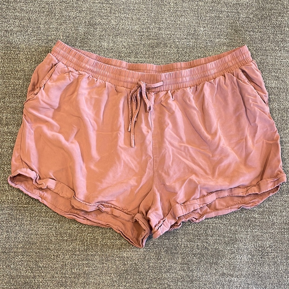 Casual Beach & Summertime Women’s Dusty Rose Shorts, Size 1X fits like XL